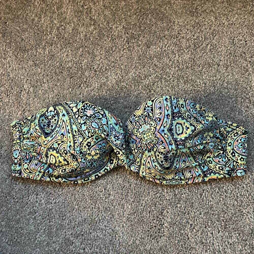 VICTORIA'S SECRET SWIM
Twist Push-Up Bandeau Top